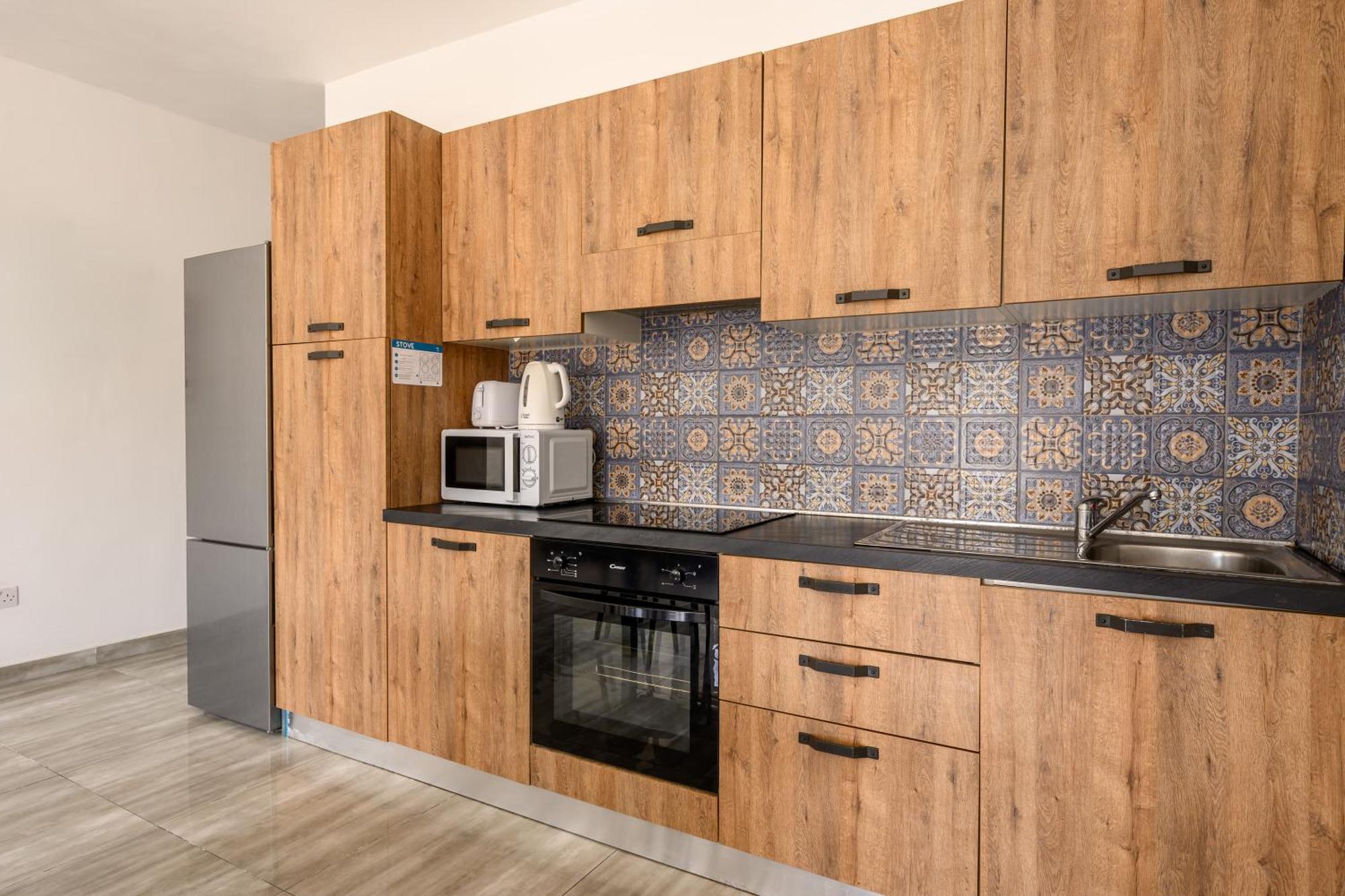 F11 Room 2, Private Room Two Single Beds Shared Bathroom In Shared Flat Мсида Екстериор снимка