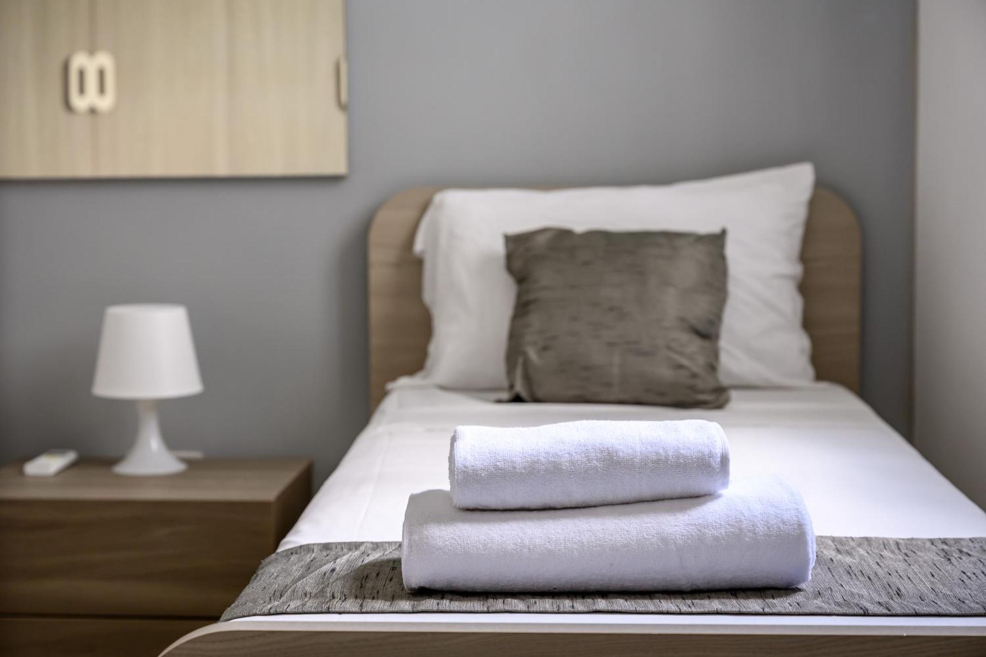 F11 Room 2, Private Room Two Single Beds Shared Bathroom In Shared Flat Мсида Екстериор снимка